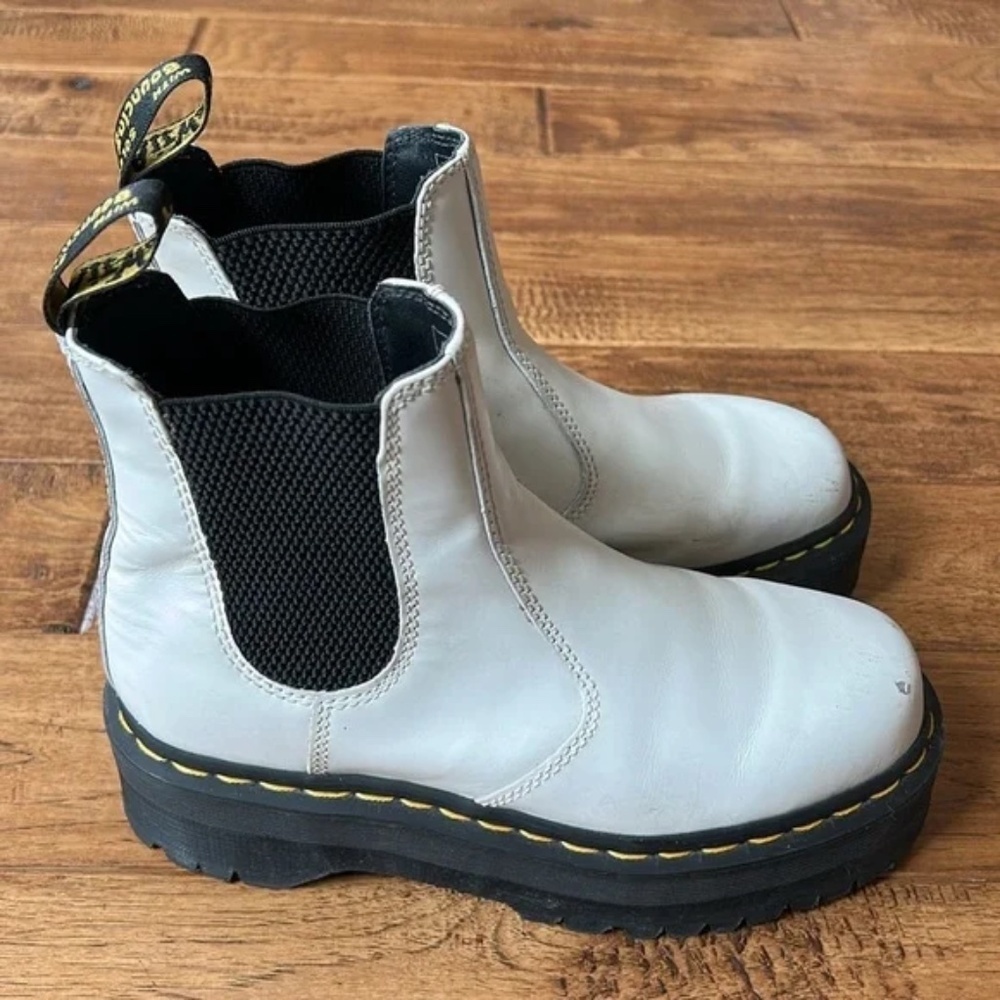 Dr. Martens Docs 2976 Quad Platform Chelsea Boots White Smooth Leather Size 7